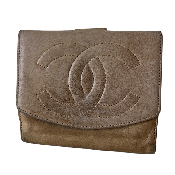 CHANEL Timeless Beige Caviar BiFold Wallet - Picture 1 of 17